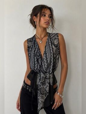 Cache - Y2K Sleeveless Paisley Print Sheer Tie-Front Blouse Boho Festival Top
